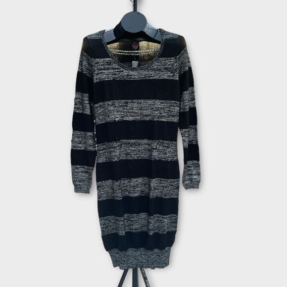 Torrid Rebel Wilson Black Silver Scoop Neckline Cozy Mid Sweater Dress Size 1X - Picture 1 of 9